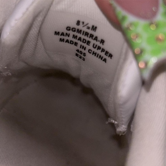 GUESS LA WOMENS SNEAKERS 
White and monogram 
Size 8 1/2
ONLY WORN ONCE - Picture 2 of 6